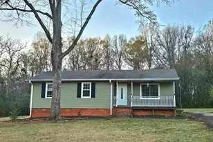 513 E Turner St, Landrum, SC 29356 - Photo 1