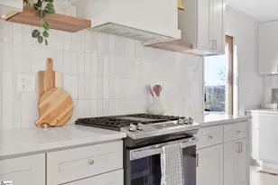 410 Birnie St, Greenville, SC 29611 - Photo 11