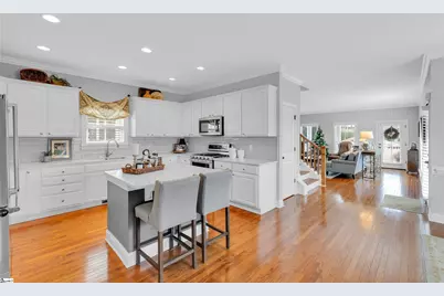 212 Ridenour Avenue, Greenville, SC 29617 - Photo 9