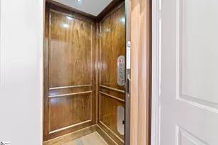 1027 Main St, Greenville, SC 29601 - Photo 21