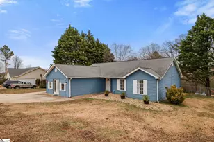 687 Robinson Rd, Greer, SC 29651 - Photo 3