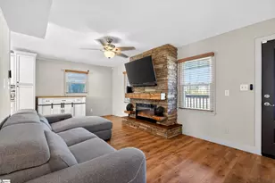 1012 Berry Dr, Boiling Springs, SC 29316 - Photo 7