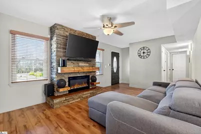 1012 Berry Drive, Boiling Springs, SC 29316 - Photo 7