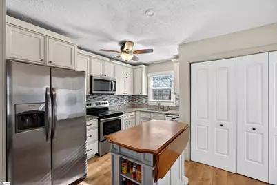 1012 Berry Drive, Boiling Springs, SC 29316 - Photo 9