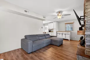 1012 Berry Dr, Boiling Springs, SC 29316 - Photo 5