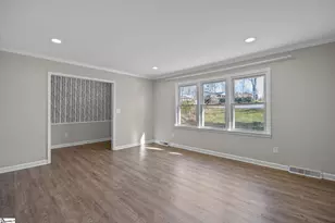 208 Bridgewood Ave, Taylors, SC 29687 - Photo 5