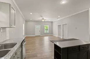 38 4th Ave, Greenville, SC 29611 - Photo 11