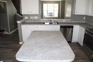 66 Sikes Cir, Mauldin, SC 29662 - Photo 5