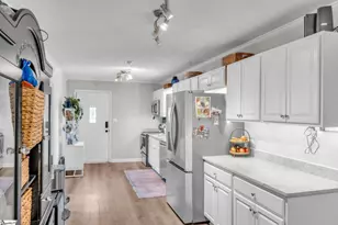 300 Azalea Dr, Anderson, SC 29625 - Photo 9