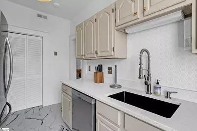 400 E Washington Street #Unit 24, Greenville, SC 29601 - Photo 17