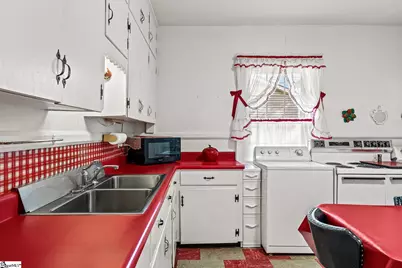 304 S 6th Street, Easley, SC 29640 - Photo 9