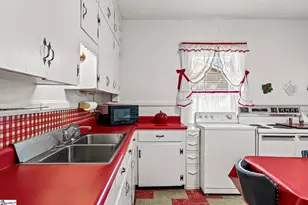 304 S 6th St, Easley, SC 29640 - Photo 9