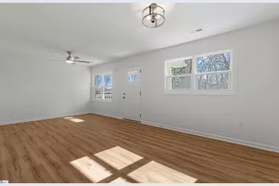 805 E Florida Street, Clinton, SC 29325 - Photo 9