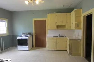 6 Townsend St, Laurens, SC 29360 - Photo 9