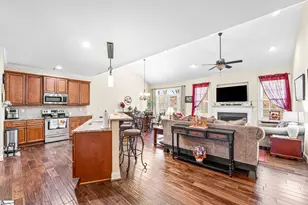 100 Briarhill Dr, Simpsonville, SC 29680 - Photo 5