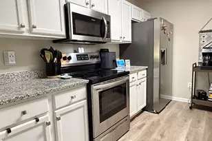 10 Greensboro Ct, Greenville, SC 29617 - Photo 9