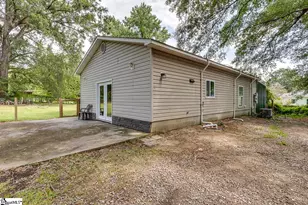 215 Elaine Ave, Taylors, SC 29687 - Photo 3