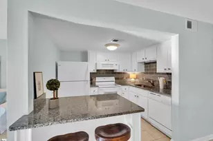 925 Cleveland St, Greenville, SC 29601 - Photo 9