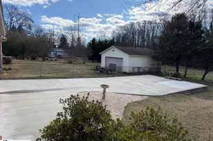 15 Fairlawn Cir, Greenville, SC 29617 - Photo 17