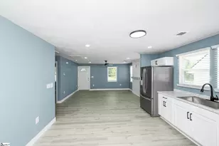 200 McDaniel Ave, Greer, SC 29651 - Photo 7