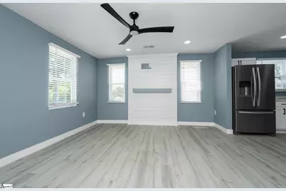 200 McDaniel Avenue, Greer, SC 29651 - Photo 5