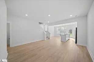 517 W Norvell Ct, Spartanburg, SC 29307 - Photo 9