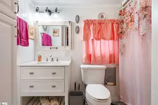 342 N Hampton Ave, Calhoun Falls, SC 29628 - Photo 7