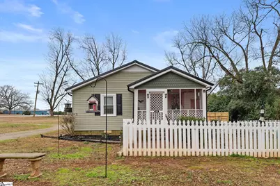 342 N Hampton Avenue, Calhoun Falls, SC 29628 - Photo 1