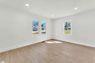 805 W Fairview Ave, Gaffney, SC 29341 - Photo 9