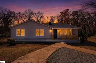 805 W Fairview Ave, Gaffney, SC 29341 - Photo 1