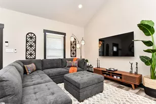 71 Dorsey Ave, Greenville, SC 29611 - Photo 11