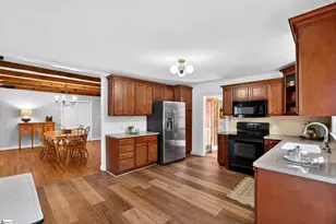 308 Beechwood Dr, Spartanburg, SC 29307 - Photo 9