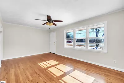 136 Crestview Drive, Cowpens, SC 29330 - Photo 3