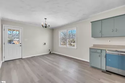 136 Crestview Drive, Cowpens, SC 29330 - Photo 9