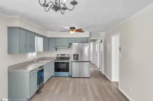 136 Crestview Dr, Cowpens, SC 29330 - Photo 7