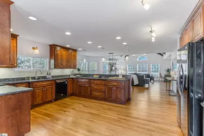 102 W Peninsula Drive, Laurens, SC 29360 - Photo 15