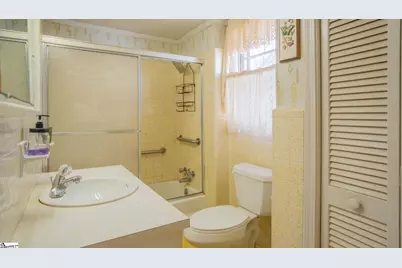 4 W Fleming Street, Ware Shoals, SC 29692 - Photo 11