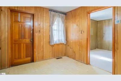 4 W Fleming Street, Ware Shoals, SC 29692 - Photo 9