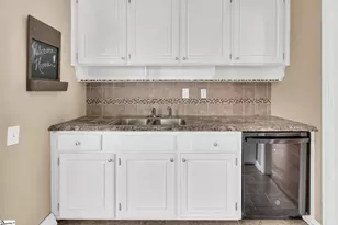 11 Foxhall Rd, Greenville, SC 29605 - Photo 7