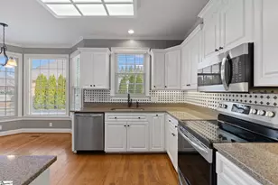 521 Brighton Cir, Easley, SC 29640 - Photo 3