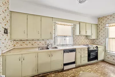 312 S Catherine Street, Pickens, SC 29671 - Photo 7