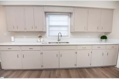 106 Cloverdale Drive, Boiling Springs, SC 29316 - Photo 5