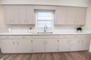 106 Cloverdale Dr, Boiling Springs, SC 29316 - Photo 5