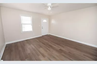 106 Cloverdale Drive, Boiling Springs, SC 29316 - Photo 3