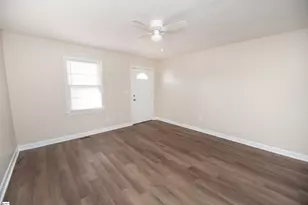 106 Cloverdale Dr, Boiling Springs, SC 29316 - Photo 3