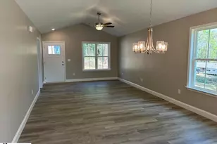 210 E Greenwood St, Landrum, SC 29356 - Photo 5