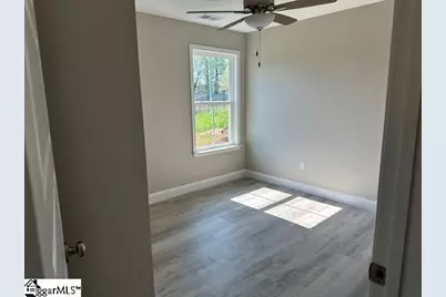 210 E Greenwood Street, Landrum, SC 29356 - Photo 13