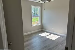 210 E Greenwood St, Landrum, SC 29356 - Photo 13