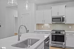 405 Crestcreek Dr, Anderson, SC 29621 - Photo 5