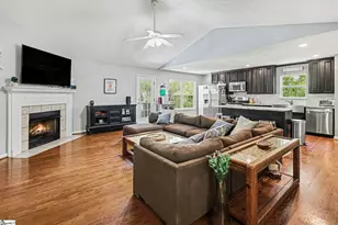 127 Oak Dr, Greer, SC 29650 - Photo 3